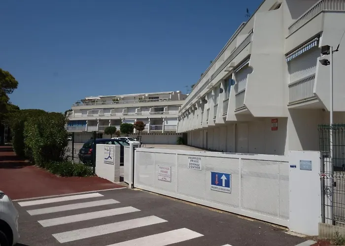 La Fregate-11 By Interhome Le Grau-du-Roi